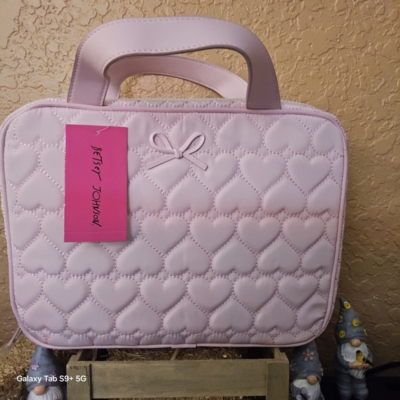 Betsey Johnson Light Pink Heart Pattern Cosmetic Case - Picture 1 of 7